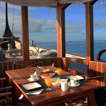 Crown Beach Hotel-Private Bikini Beach Dhiffushi Bagian luar foto