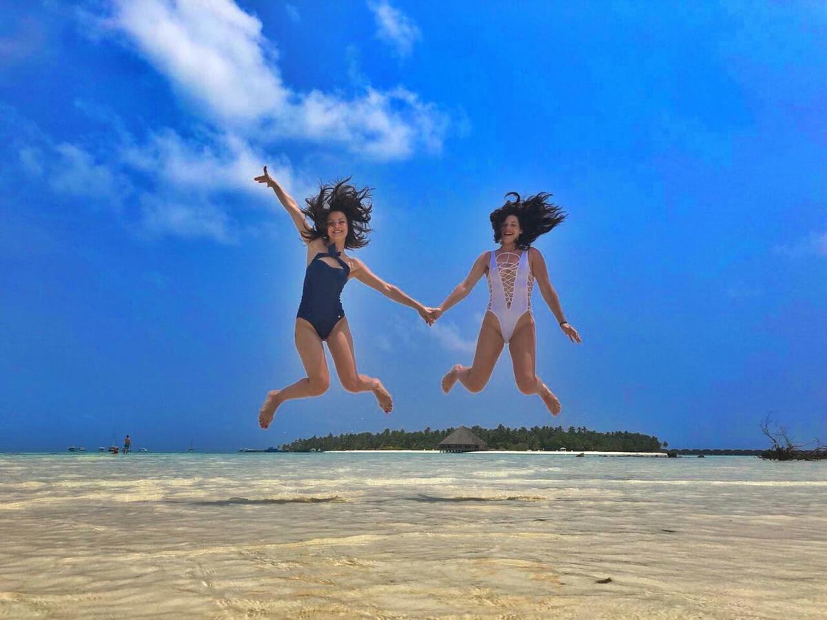 Crown Beach Hotel-Private Bikini Beach Dhiffushi Bagian luar foto