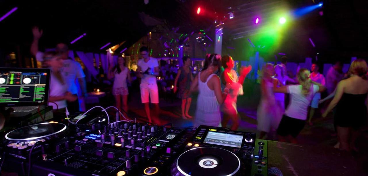 Crown Beach Hotel-Private Bikini Beach Dhiffushi Bagian luar foto