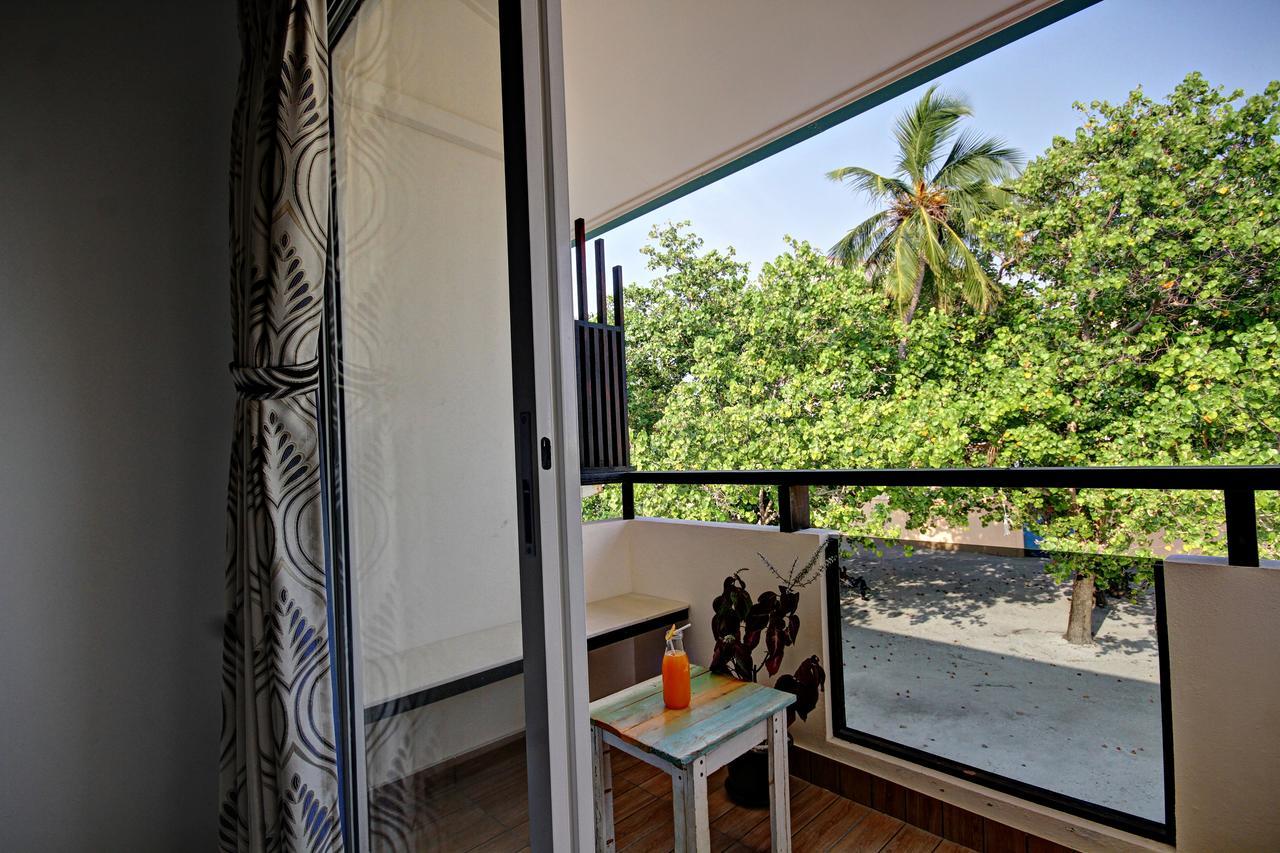 Crown Beach Hotel-Private Bikini Beach Dhiffushi Bagian luar foto