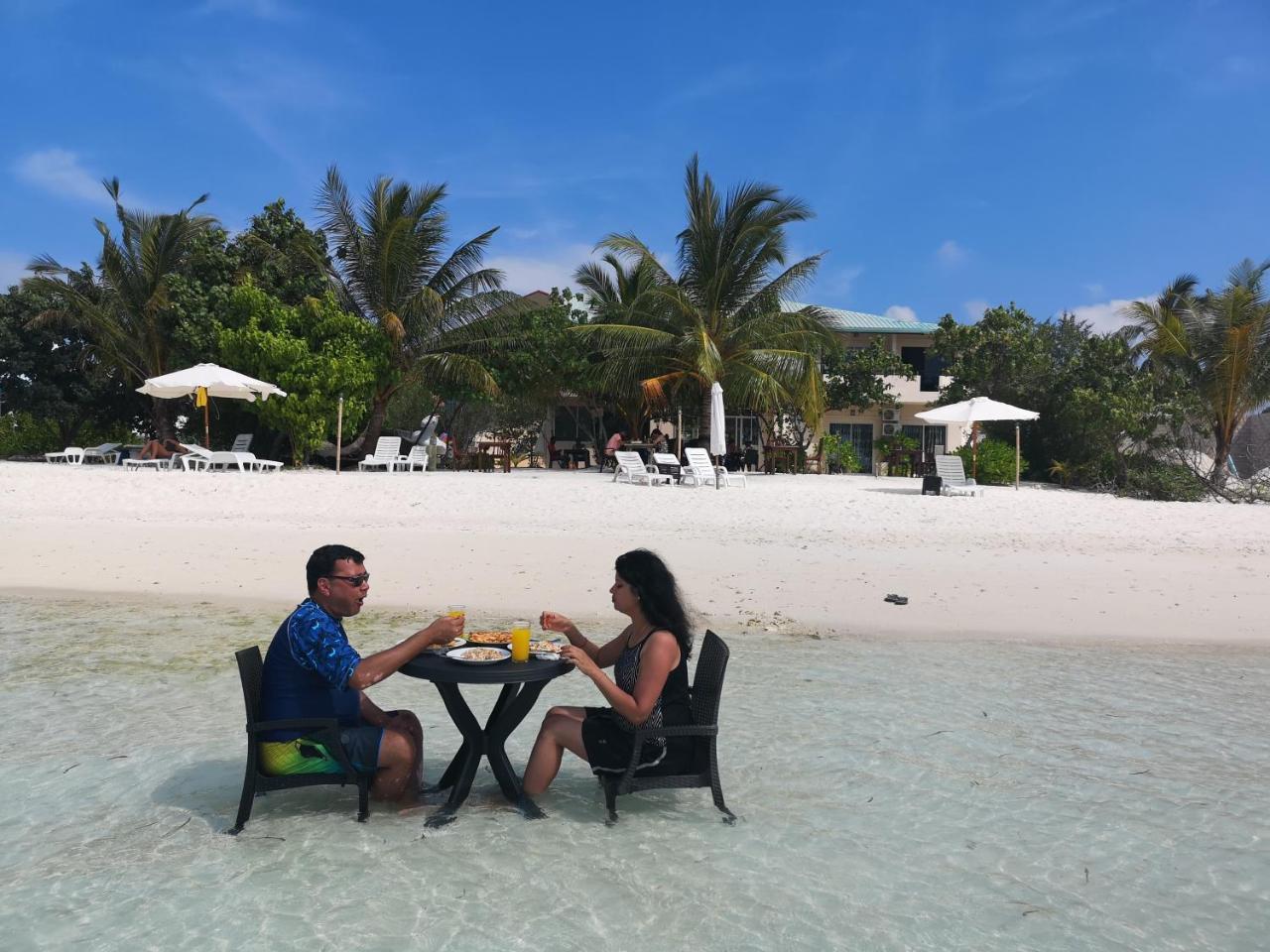 Crown Beach Hotel-Private Bikini Beach Dhiffushi Bagian luar foto
